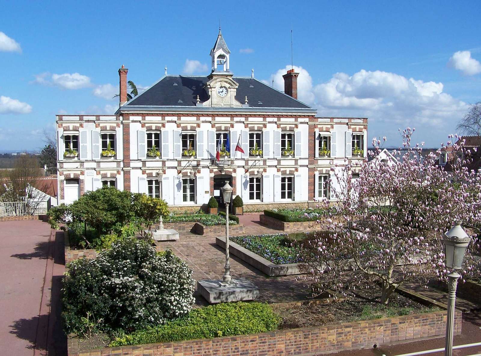 Rencontre cougar Chambourcy