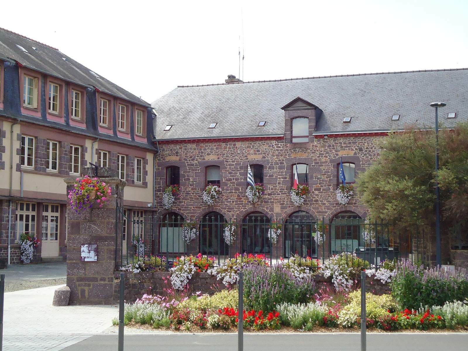Rencontre cougar Montfort-sur-Meu