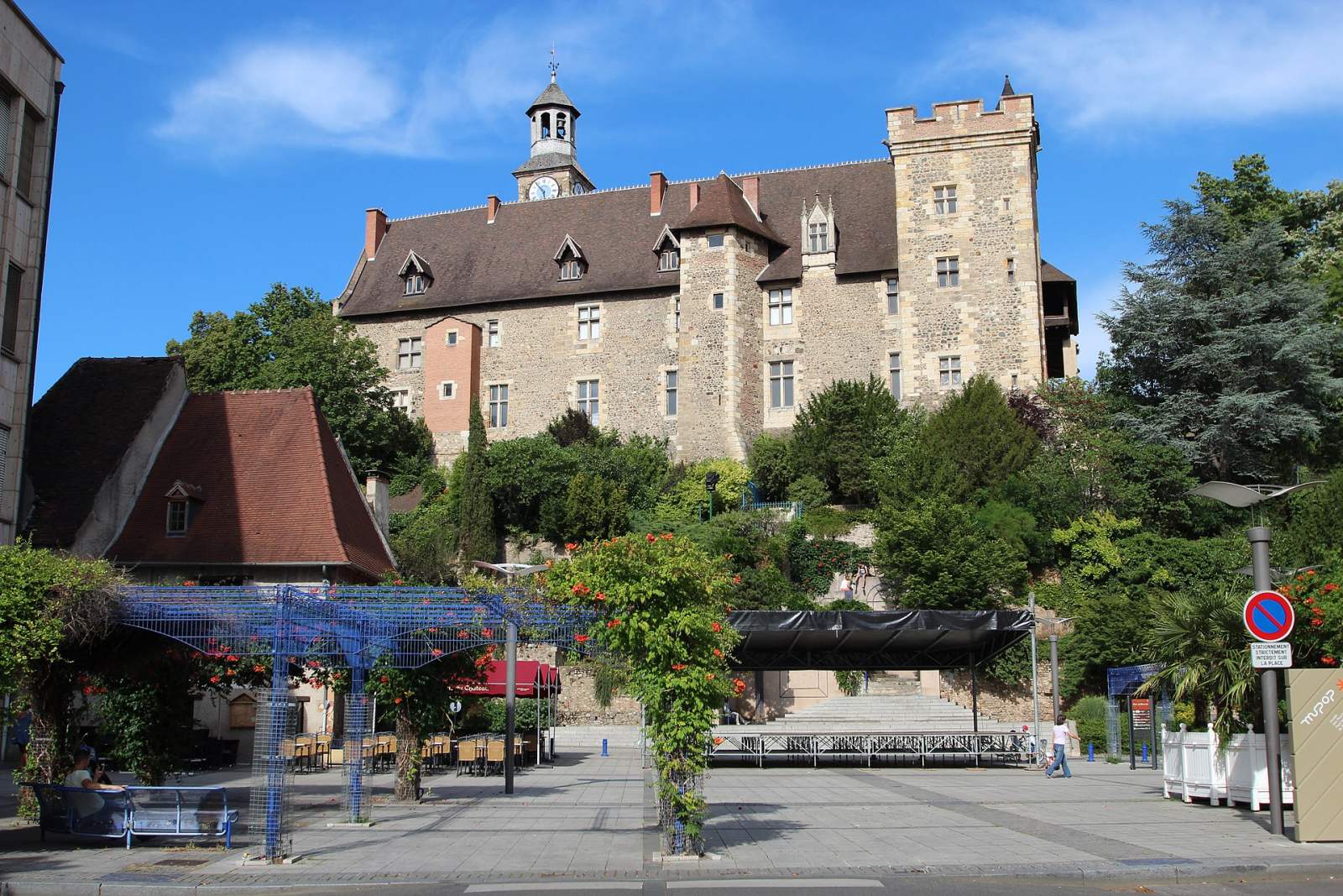 Rencontre cougar Montluçon