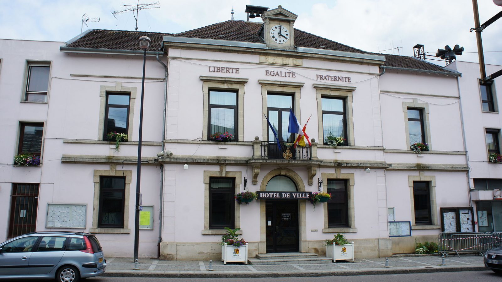 Rencontre cougar Neuves-Maisons