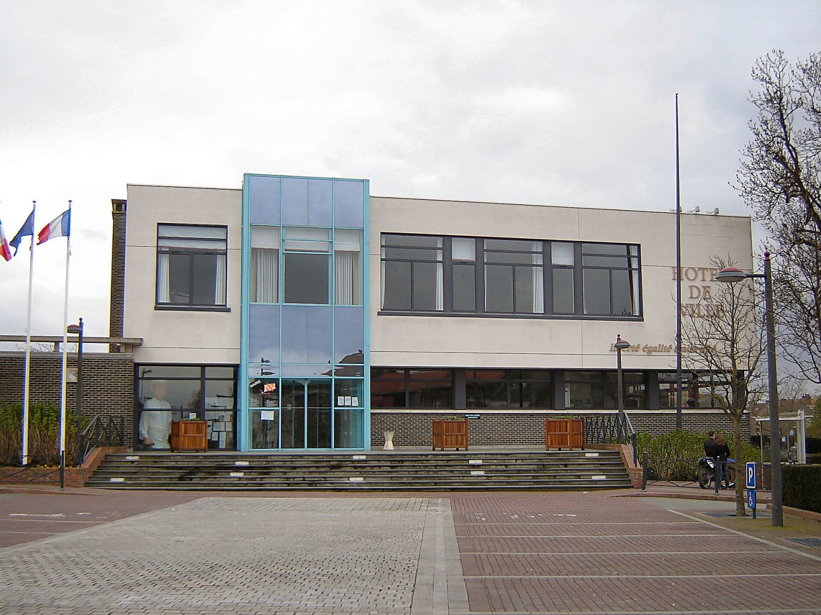 Rencontre cougar Neuville-en-Ferrain
